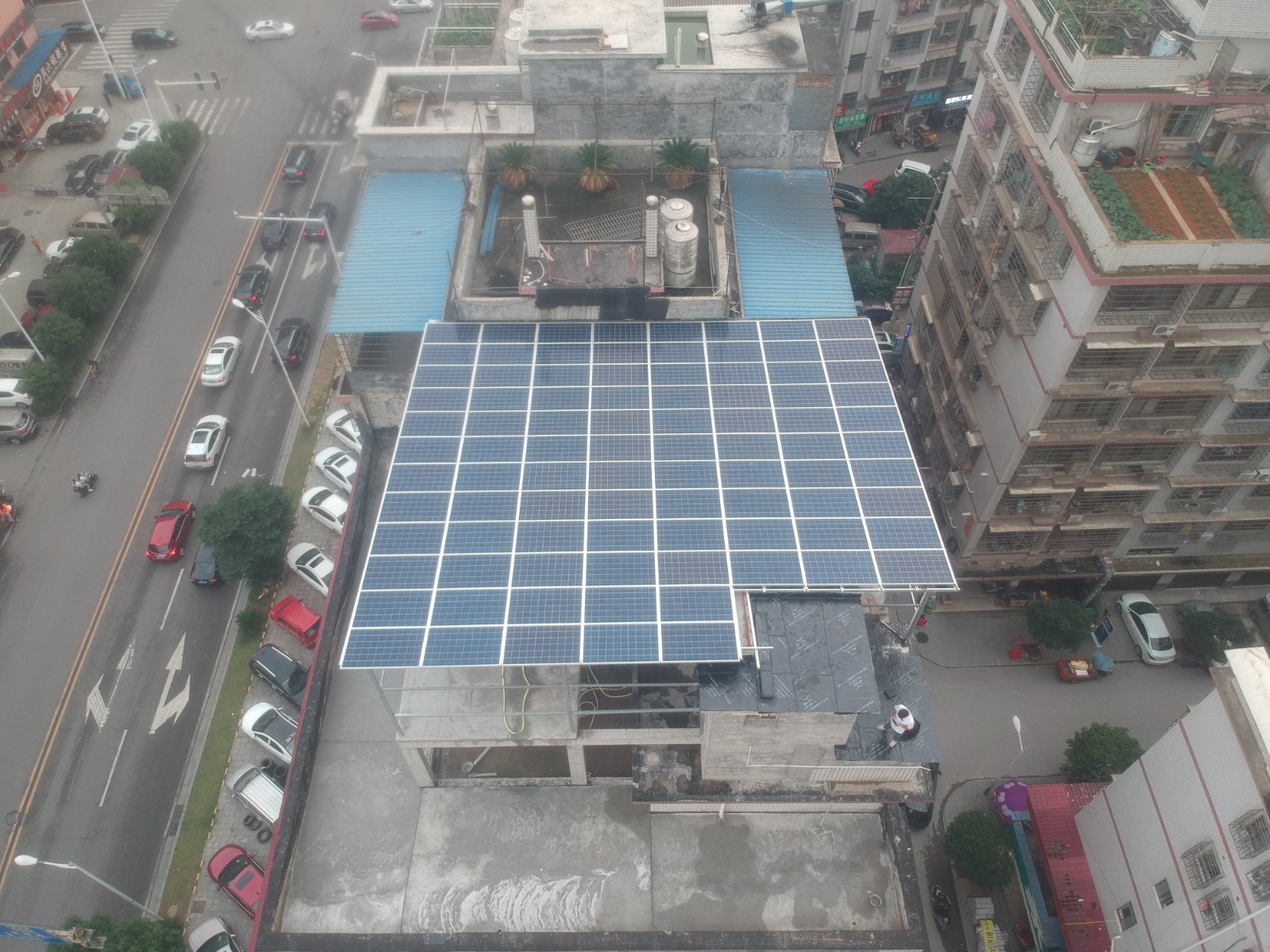 什么叫与构筑结合的散布式光伏发电系统？