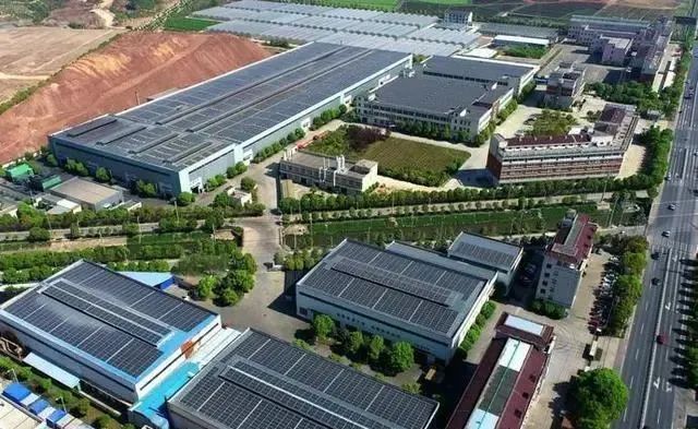 厂房装置光伏，每年节约电费200万元！装置工贸易光伏的4大优势，当局都在推荐！