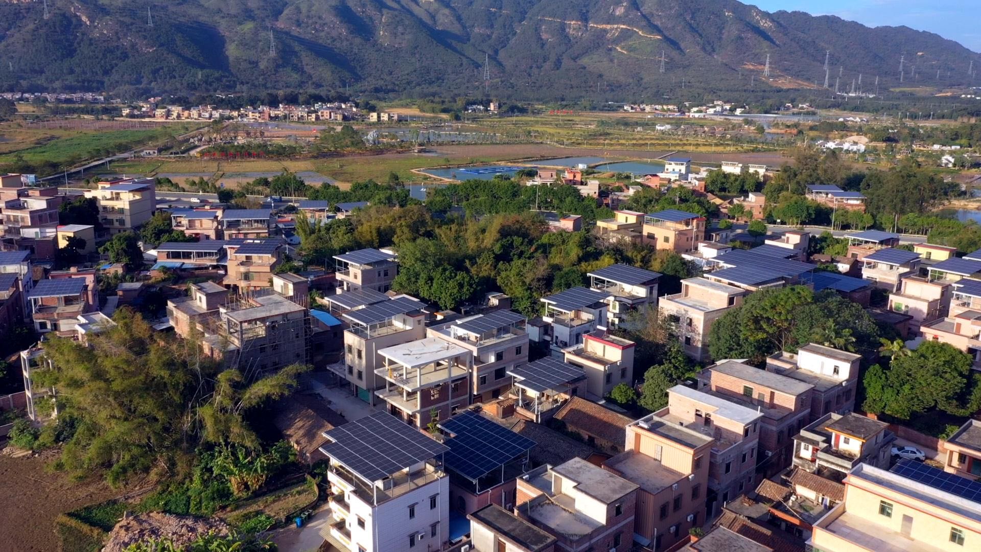 深刻执行村落电网坚韧提升工程，户用光伏等新能源应并尽并，大力助扶推动发展！